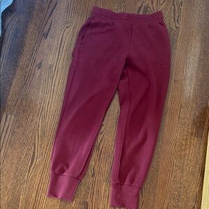 Varley Slim Cuff Pant in New Maroon